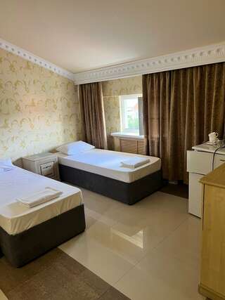 Гостиница Гранд Отель Горячий Ключ Двухместный номер с 1 кроватью или 2 отдельными кроватями-1