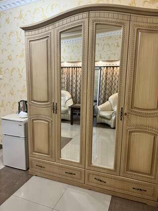 Гостиница Гранд Отель Горячий Ключ Улучшенный номер с кроватью размера «queen-size»-5