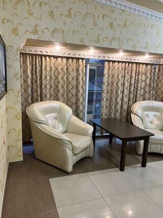 Гостиница Гранд Отель Горячий Ключ Улучшенный номер с кроватью размера «queen-size»-4